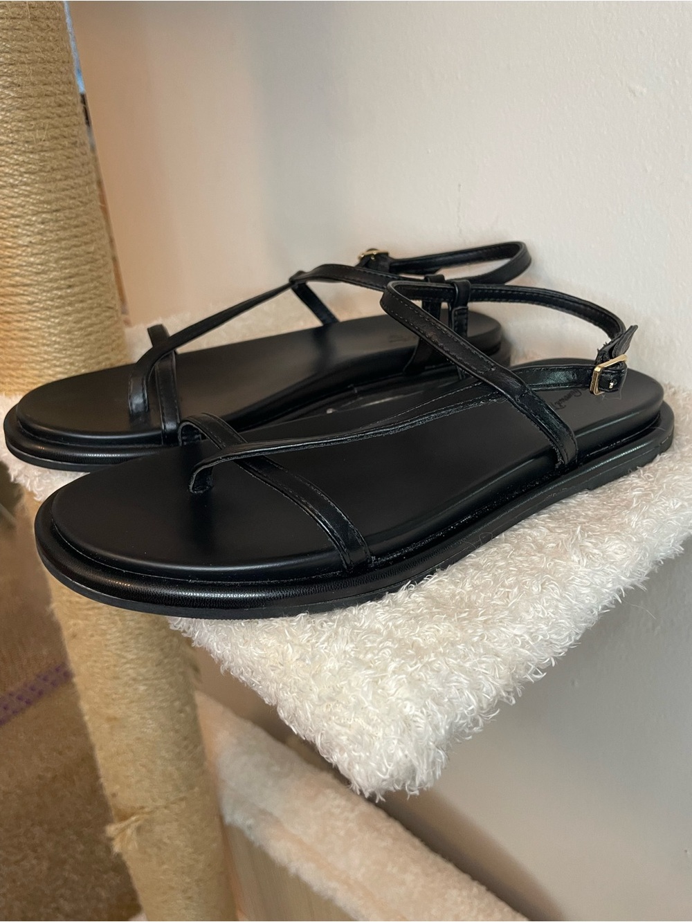 Universal Thread Black T-Strap Flat Sandals - Picture 2 of 3
